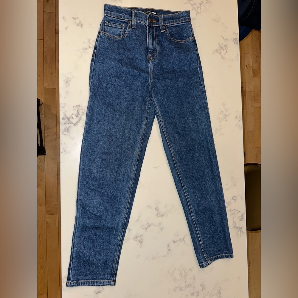 Blue Jeans - Picture 5 of 10